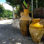 לינה וארוחת בוקר Agro Levita לוקורוטונדו